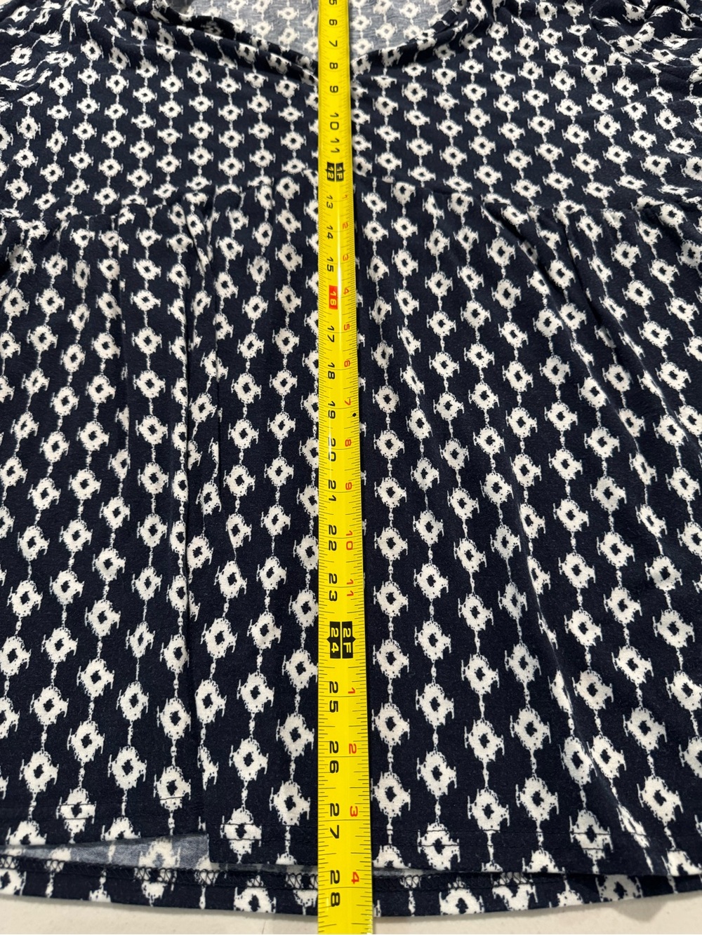 Suzanne Betro Navy and White V-Neck Patterned Tunic - Picture 5 of 5